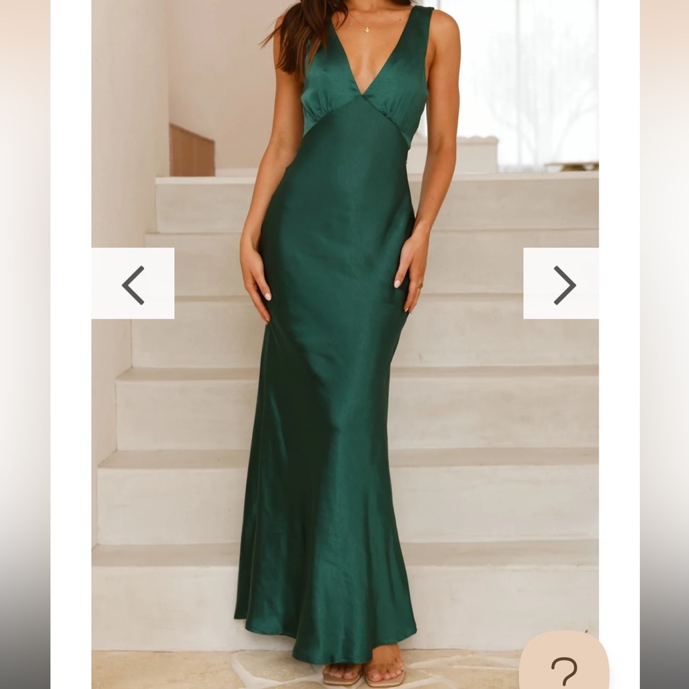 Emerald Green V-Neck Sleeveless Maxi Dress